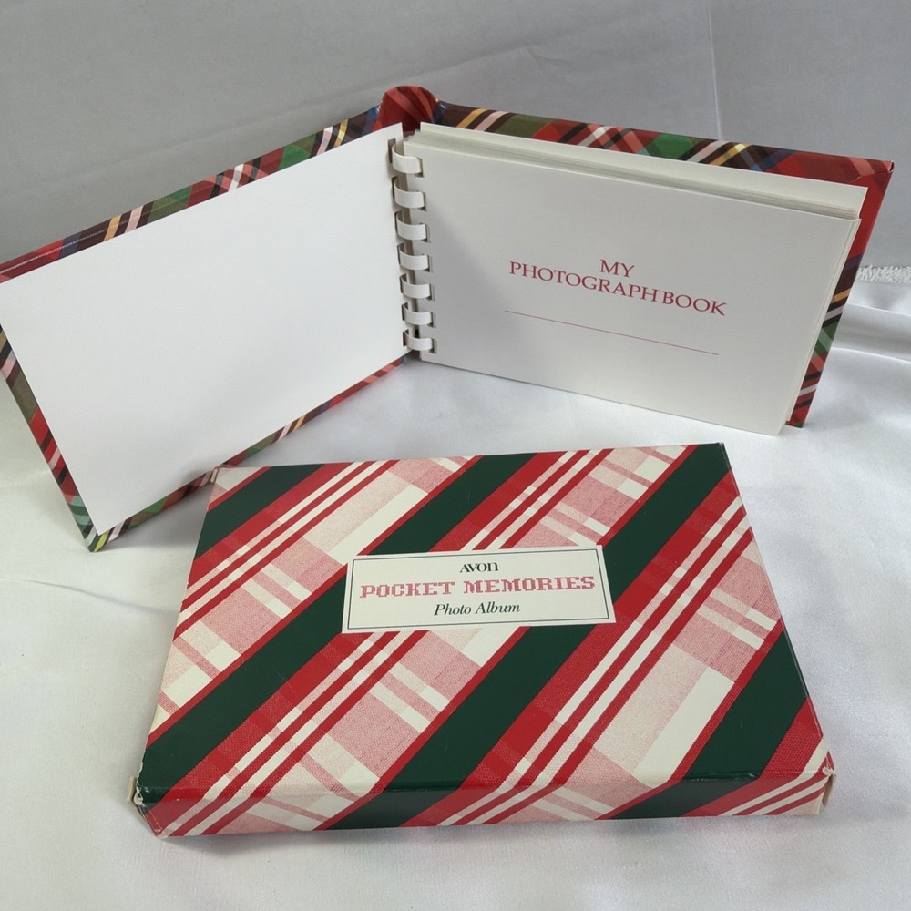 Dead Stock  Vintage Avon Pocket Memories 6" Photo Album Plaid Red Green 1986